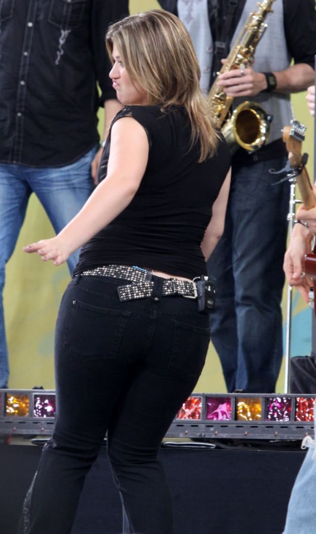 Kelly Clarkson Butt
