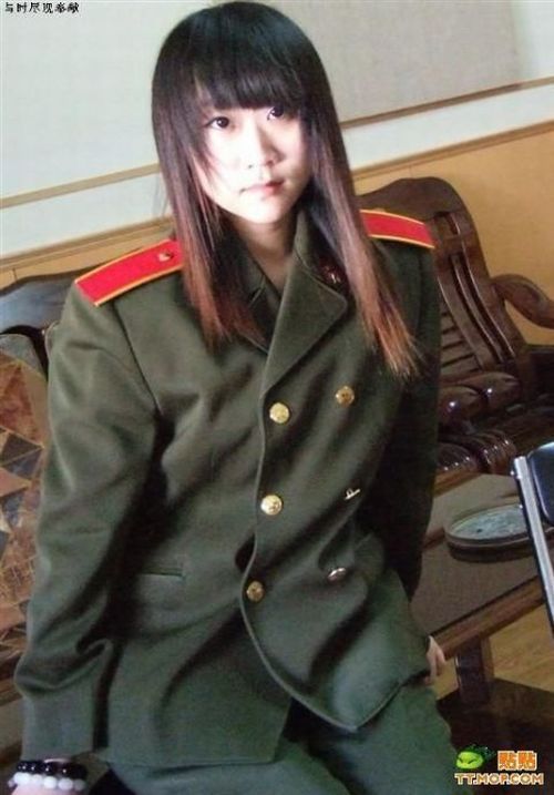 Chinese military girls in uniform and civil clothes (11 pics)