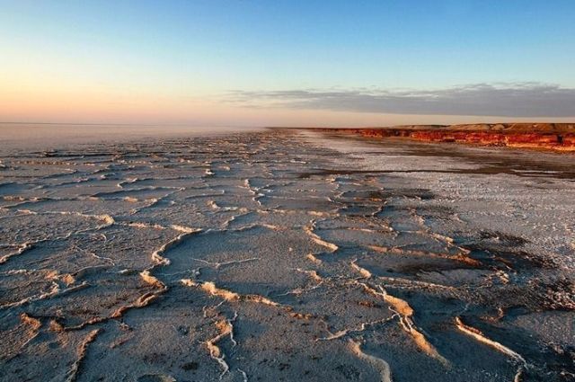 Dying Aral Sea (18 pics)