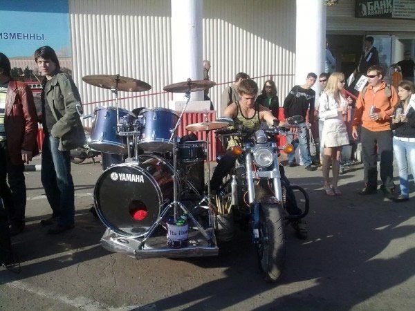 Bike + drums = Bike drums !!? (9 pics)