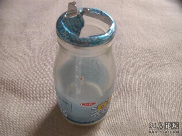 Something in the milk bottle (9 pics)
