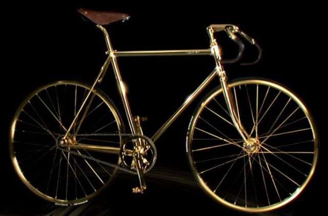 Golden bicycle (12 pics)