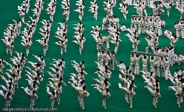 The biggest gymnastic show in the world (47 pics + 1 video)