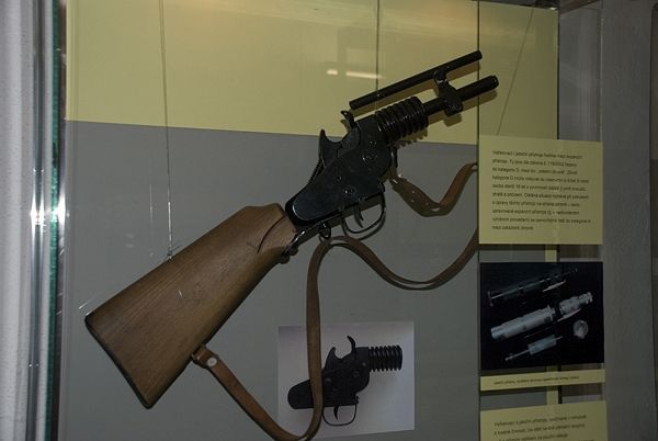 Collection of weapons at a police museum in Prague (10 pics)