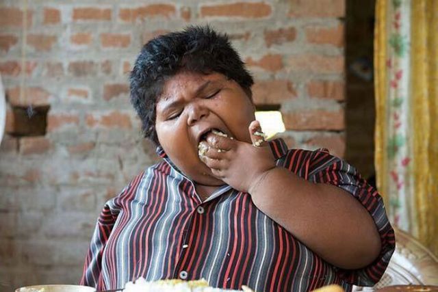 5-year-old Indian girl that eats way too much (9 pics)