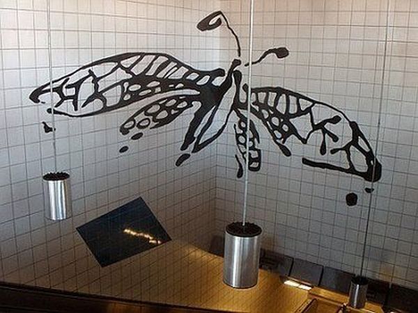 Great creative drawings in the subway (10 pics) - Izismile.com