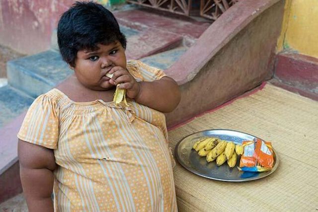 5-year-old-indian-girl-that-eats-way-too-much-9-pics-izismile