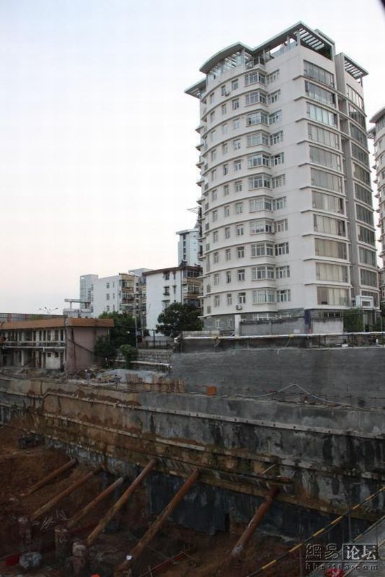 Another construction works that turned out not so good (4 pics)