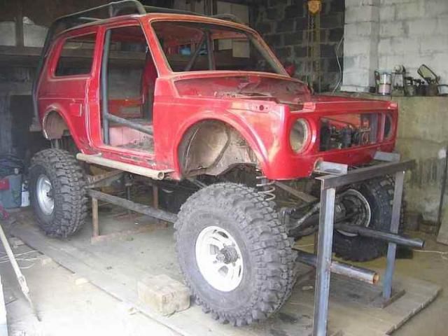 How can you transform a simple car into a monster truck?  (15 pics)