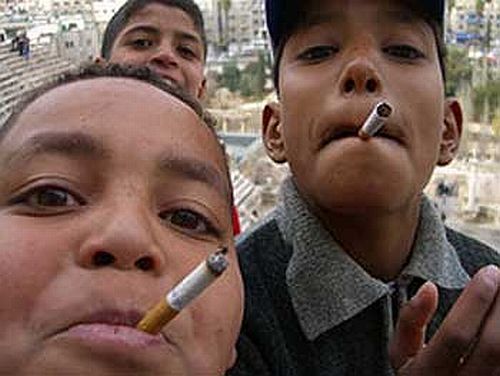 Children and cigarettes (45 pics)