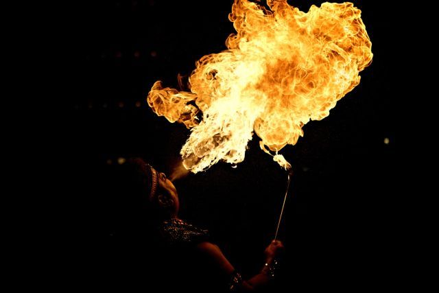‘Play with fire’ (32 pics)