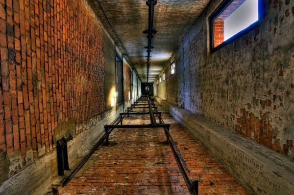 Abandoned industrial sites HDR pictures (24 pics)