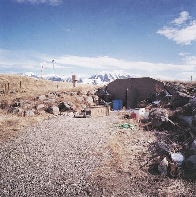 Individual bomb shelters (19 pics)