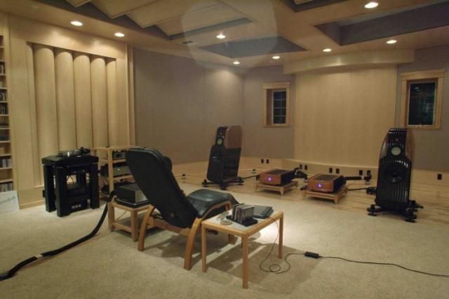 The room of an audiophile (8 pics)