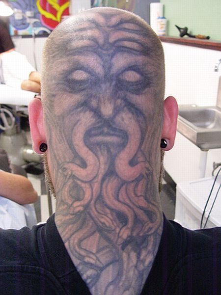 Tattoos on bald and shaved heads (25 pics)