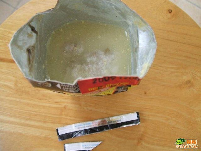 What can be found inside a coconut juice carton? (6 pics)