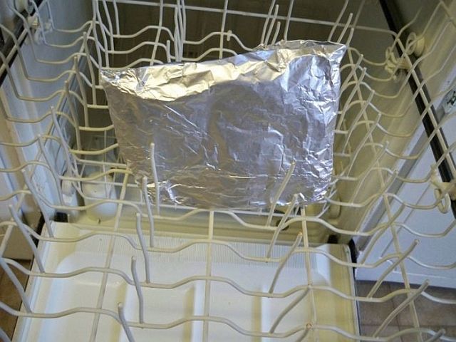 Very unusual way of cooking fish in a dishwasher (8 pics)