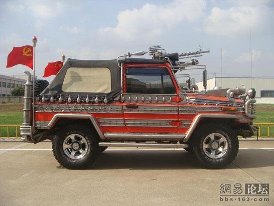 Chinese pimped SUV (12 pics)