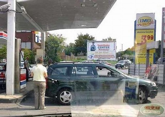 Failures at gas stations (26 pics)