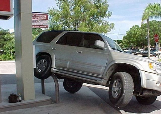 Failures at gas stations (26 pics)