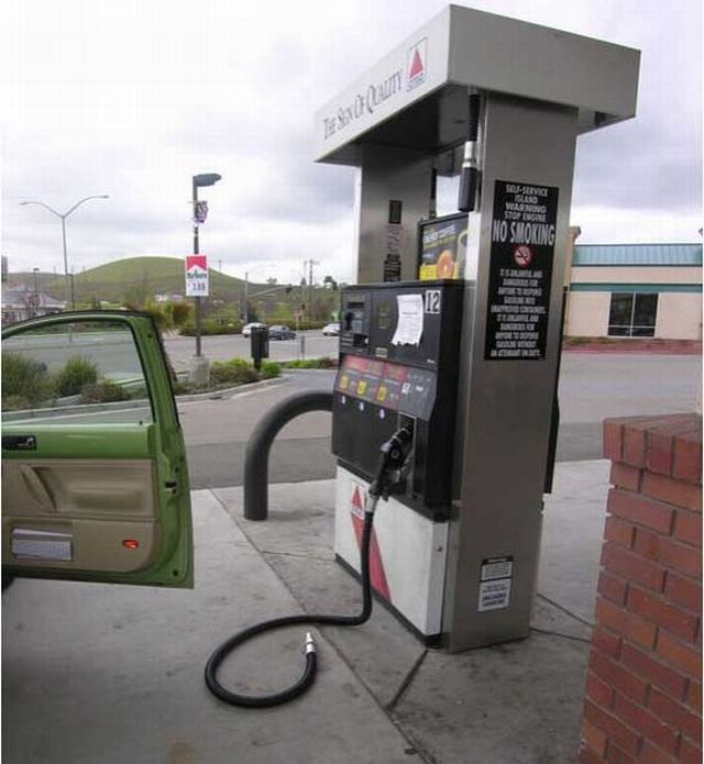 Failures at gas stations (26 pics)
