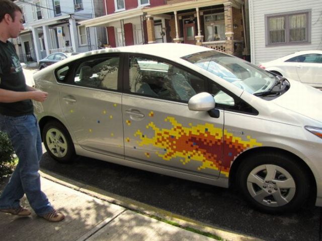 Pixel flame on a car (13 pics)