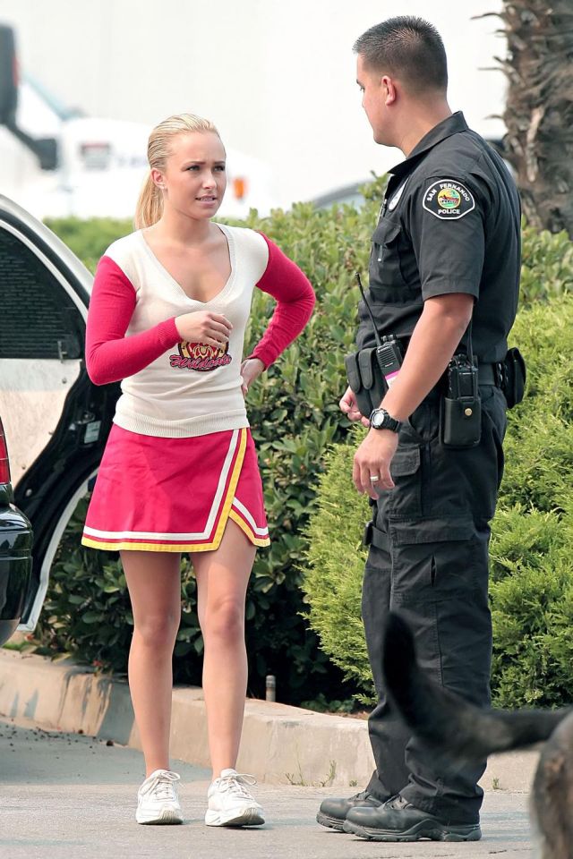 Hayden Panettiere In A Pink Cheerleader Outfit It Fits Her Good Pics Izismile Com