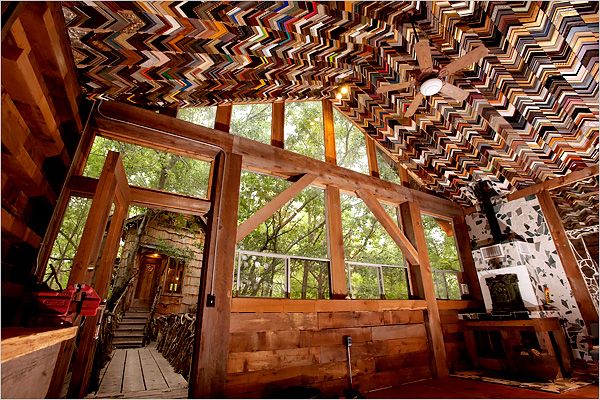 Houses made from salvaged materials (18 pics)