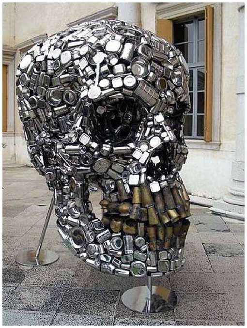Scull sculpture made out of kitchen utensils (6 pics)