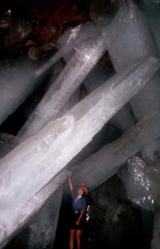 The Crystal Cave of Giants – as beautiful as it is dangerous (27 pics)