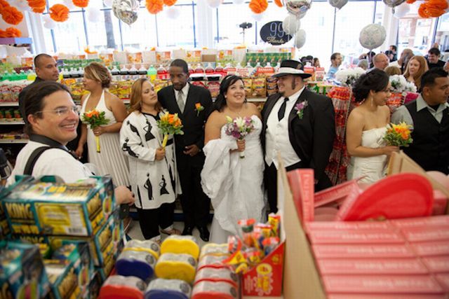 Nine 99 cents weddings for the 9th of September, 2009 (20 pics)