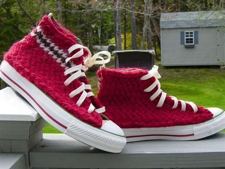 Hand-knitted shoes (7 pics)