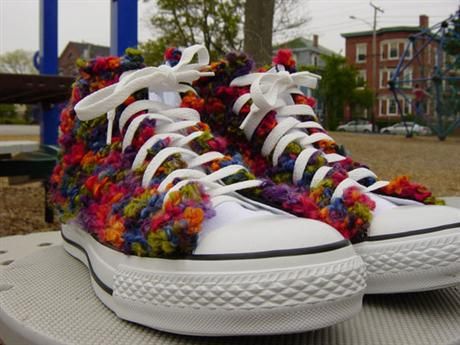 Hand-knitted shoes (7 pics)