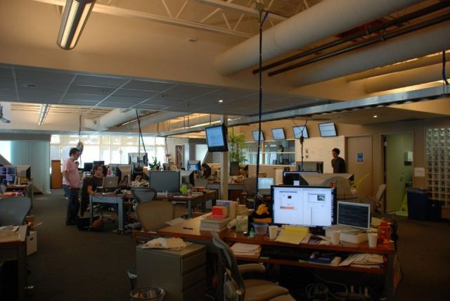 Facebook headquarters in Palo Alto, full photo essay (72 pics)