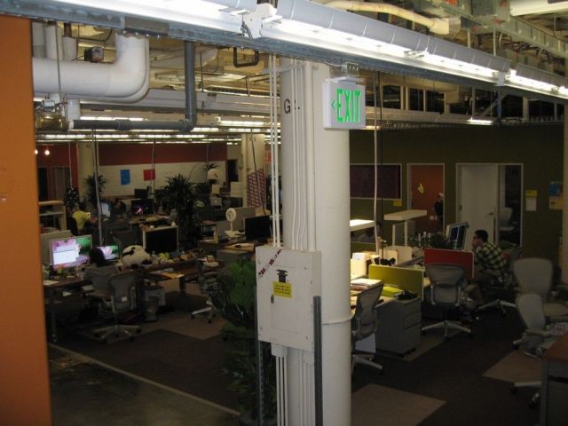 Facebook headquarters in Palo Alto, full photo essay (72 pics)