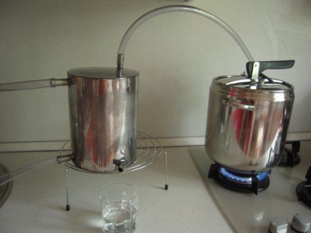 Home distillation apparatus from around the world (27 pics)