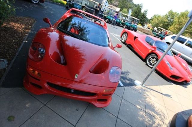 How they park super cars (8 pics)
