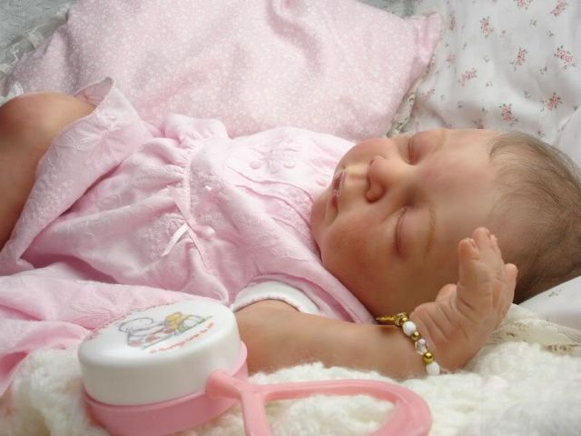 Almost “real” baby dolls (31 pics)