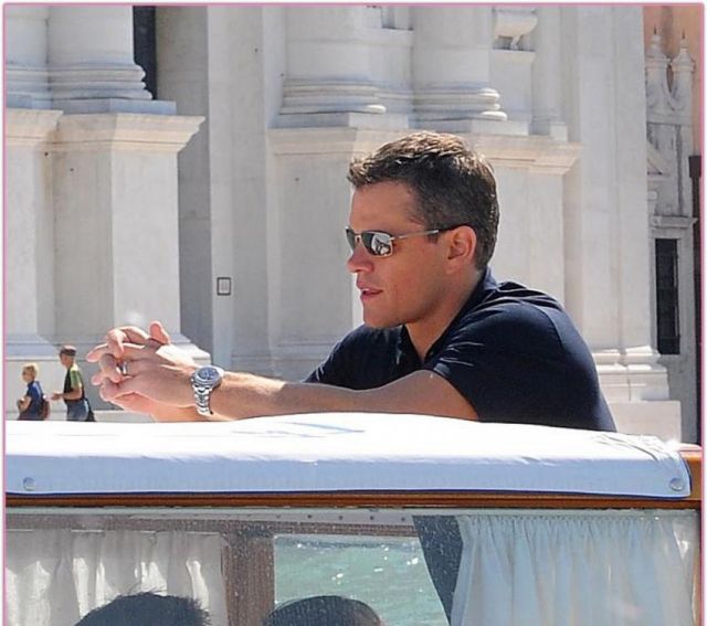 Matt Damon wants to move to California to live closer to his best friend Ben Affleck (6 pics)