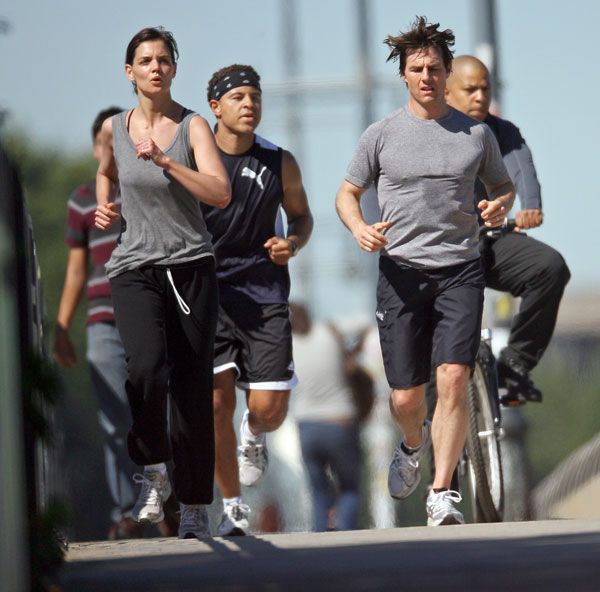 Tom and Katie jogging out together (7 pics)