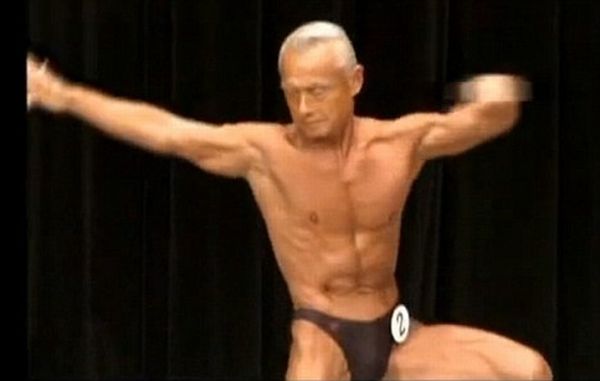 74 year old Japanese man wins bodybuilding championships! (4 pics)