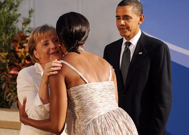 Berlusconi is the only one who won’t have Michelle Obama’s hugs! (10 pics)