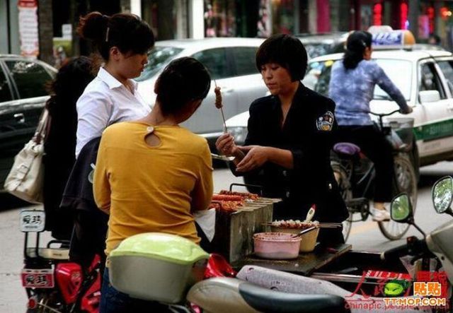 Chinese bike fast food (5 pics)