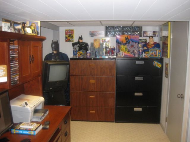 Room of a comics fan (22 pics)