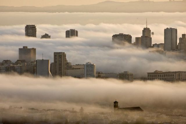 Beautiful pictures of San Francisco covered with fog (10 pics + 1 video)