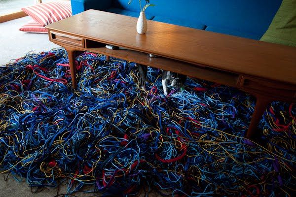 Carpets made out of shoelaces (12 pics)