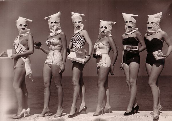 Swimsuits from the past (39 pics)