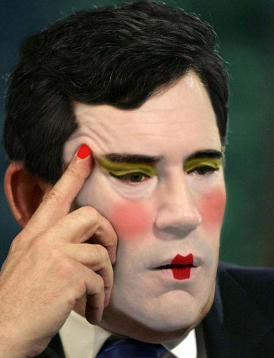 Politicians wearing make-up (17 pics)
