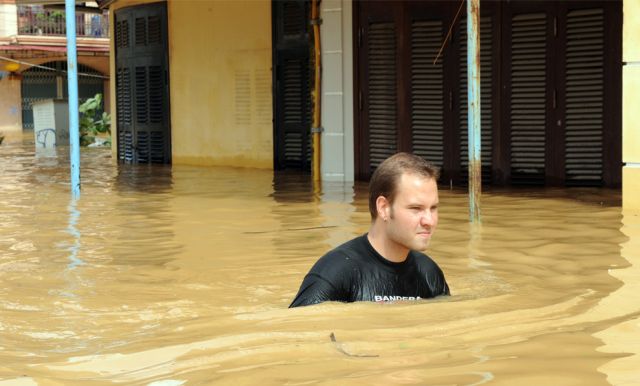 Damages of Typhoon Ketsana (36 pics)