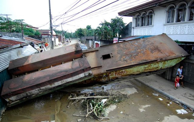 Damages of Typhoon Ketsana (36 pics)